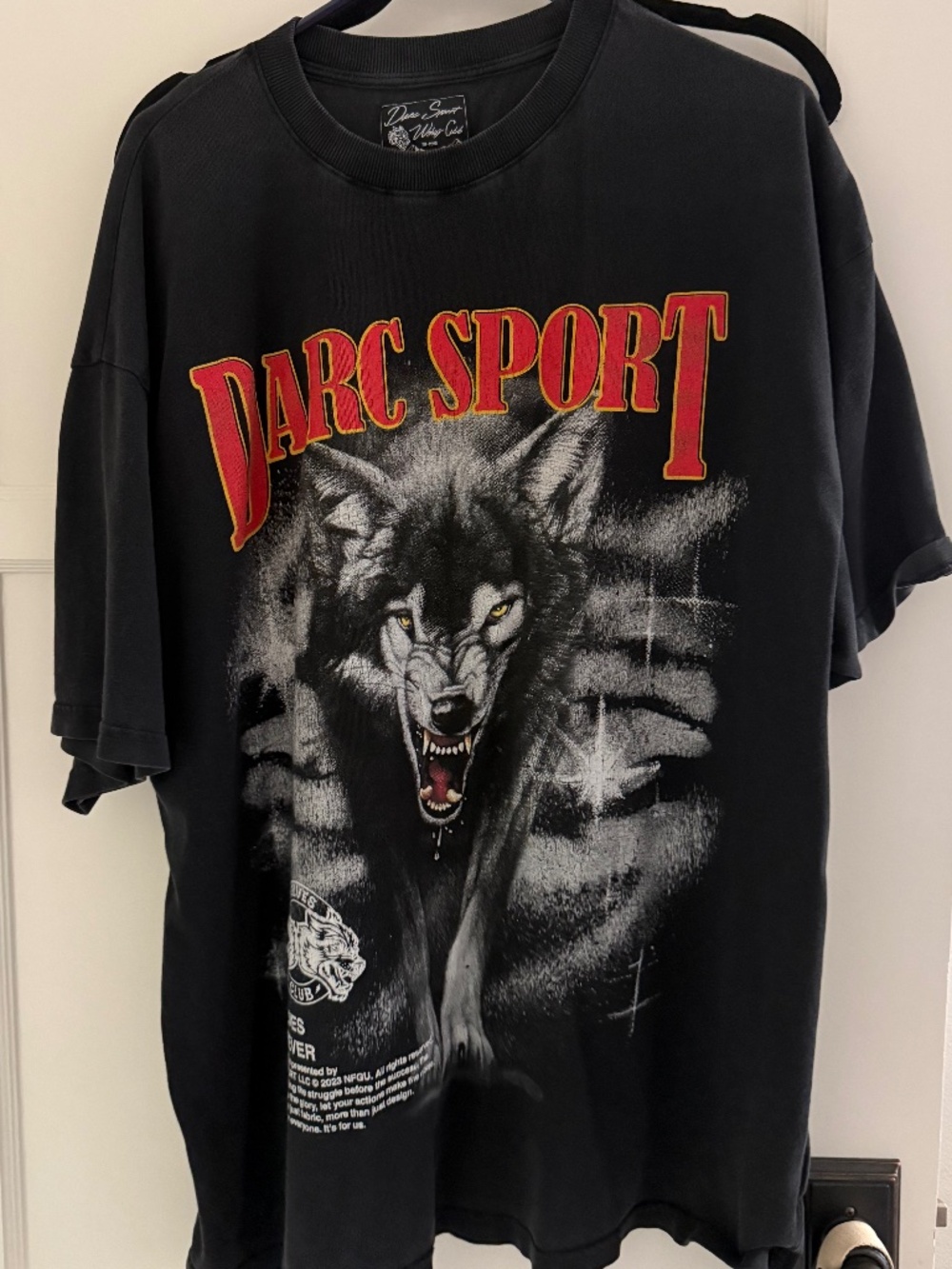 DARC SPORT Wolf Graphic Black T-Shirt 🐺